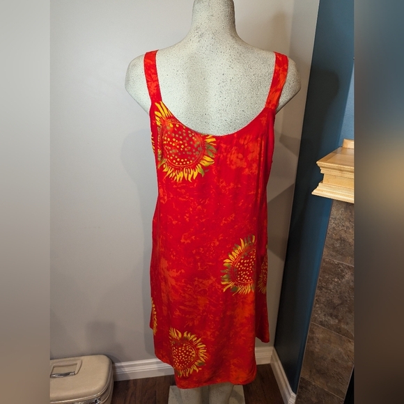 Rayon red sundress with bright golden sunburst sunflowers Size L - Picture 5 of 10